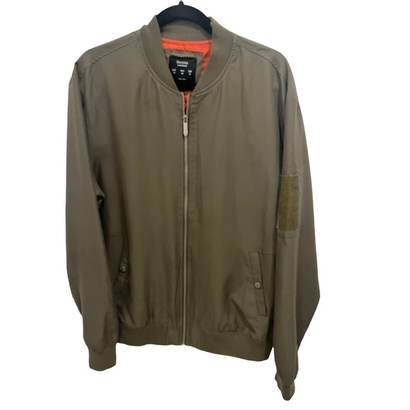 𝅺bershka Men's Military Green Polyester Bomber Jacket Size XL - Picture 1 of 4